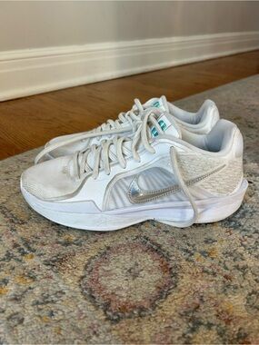 NikeWhite Mesh Basketball Shoes with Silver Swoosh
